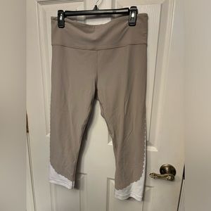 Athleta L Capri Leggings. Worn once. Scalloped design- khaki and white
